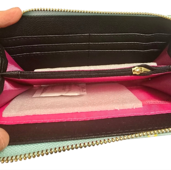 Trina Turk Beautiful Lemon Design Zip Arround Wallet - Picture 3 of 5